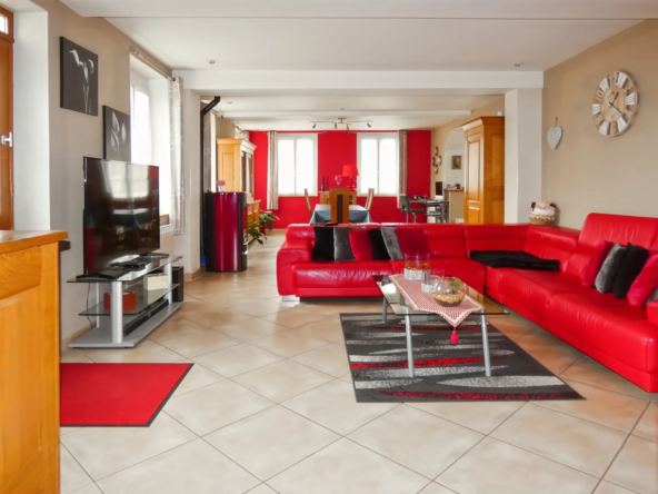 Maison de 193 m2 avec potentiel locatif dans la vallée d’Eure, Tosny
