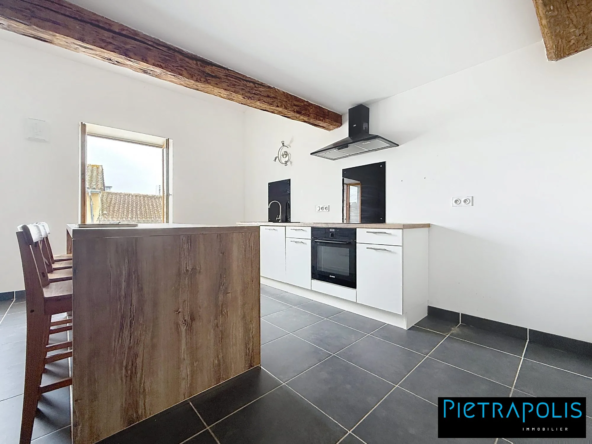 Charmant duplex T3 rénové de 75 m² à Thoissey, proche commodités