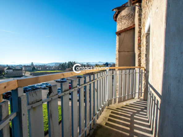 Immeuble de rapport à Lezoux avec 2 appartements et local commercial - Investissez localement