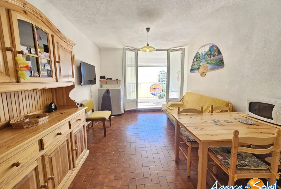 Studio lumineux de 20 m² avec loggia et vue dégagée à Gruissan 