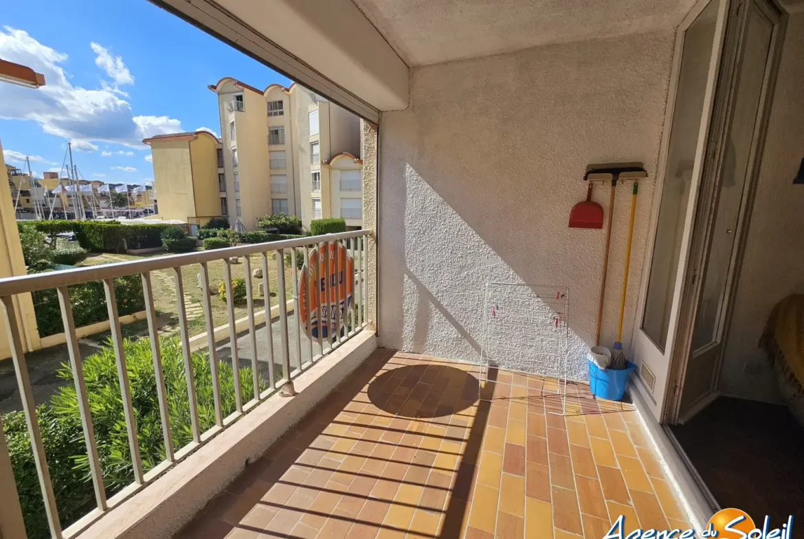 Studio lumineux de 20 m² avec loggia et vue dégagée à Gruissan 