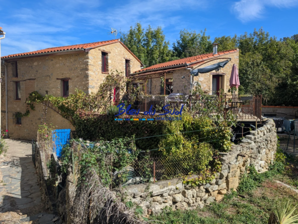 Charmante maison en pierres rénovée avec vue sur les montagnes à Fuilla