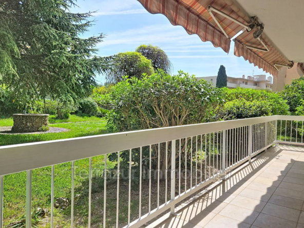 Bel appartement 3 pièces avec terrasse à Golfe-Juan, Côte d'Azur