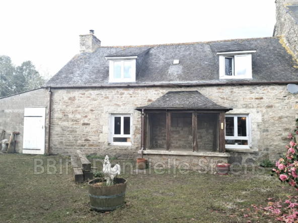 Maison à vendre à Saint-Connan – 110 m² avec atelier et jardin