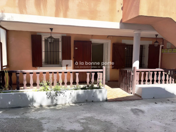 Appartement T1/T2 rénové avec terrasse à Toulon proche plage