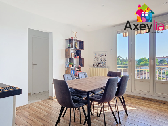 Appartement à vendre à Riorges avec balcon et garage - Dernier étage