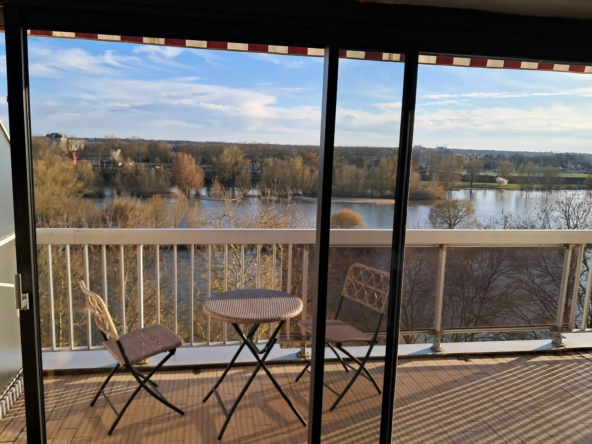 Appartement 1 pièce à vendre avec Vue Imprenable sur la Loire à Orléans