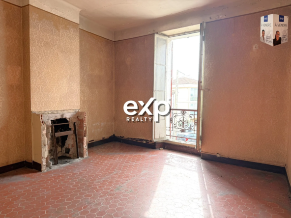 Appartement T2 à rénover de 45 m² à Toulon Ouest, secteur Les Routes