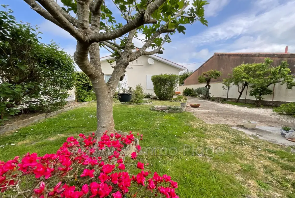 Maison individuelle moderne de 103 m² avec équipements énergétiques de pointe à Saint-Vivien-de-Médoc 