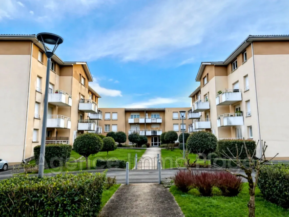 Appartement T2 de 42 m² avec piscine et parking à Bruges
