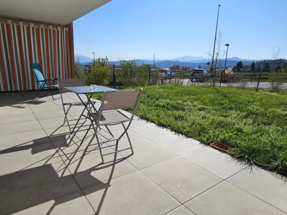 Appartement T4 en rez-de-jardin avec terrasse et jardin à Gap, secteur Charance