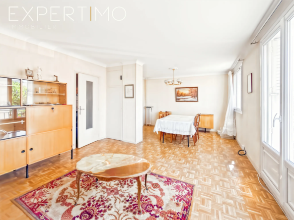 Appartement 4 pièces au Bourget avec potentiel de rénovation et emplacement idéal