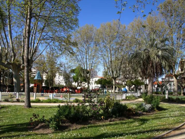 Maison de Ville T5 avec garage et jardin à Perpignan, secteur du Palais des Congrès