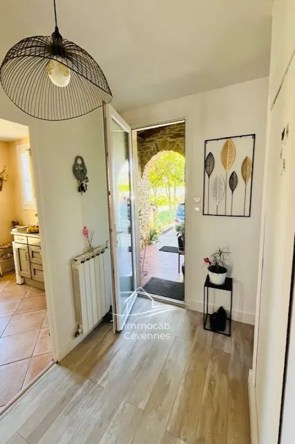 Vente villa à Alès - 75 m² avec terrain clos et garage 