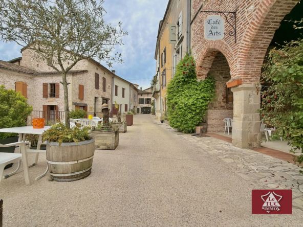 Fonds de commerce bar-restaurant à vendre à Penne d'Agenais, village charmant