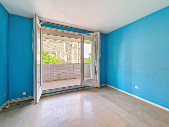 Appartement T3 lumineux de 71 m² à Sérézin-du-Rhône avec parking et cave