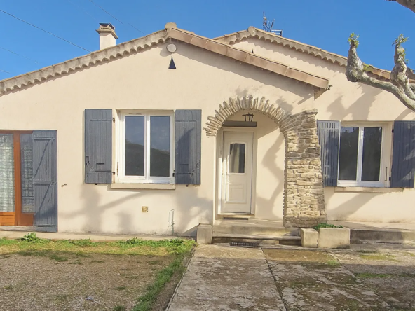 Maison de plain-pied à Bollène avec jardin, garage et dépendance
