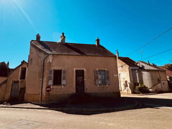 Maison en pierres à rénover à Guillon-en-Terre-Plaine - Charme d’autrefois à saisir pour 45 000 €