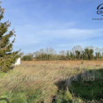 A vendre terrain constructible de 770 m² à Croix Chapeau, non viabilisé