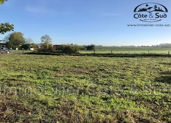 Terrain constructible de 1603 m² à Saint Médard d'Aunis, hors lotissement