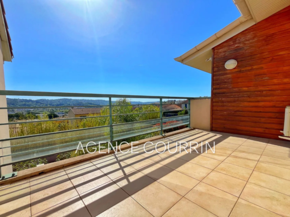 Appartement 3 pièces en résidence senior à Grasse avec terrasse et piscine