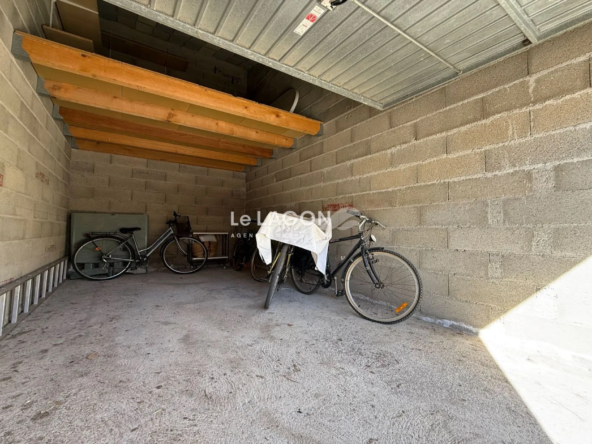 Garage avec Mezzanine à Saint-Cyprien - Opportunité à saisir