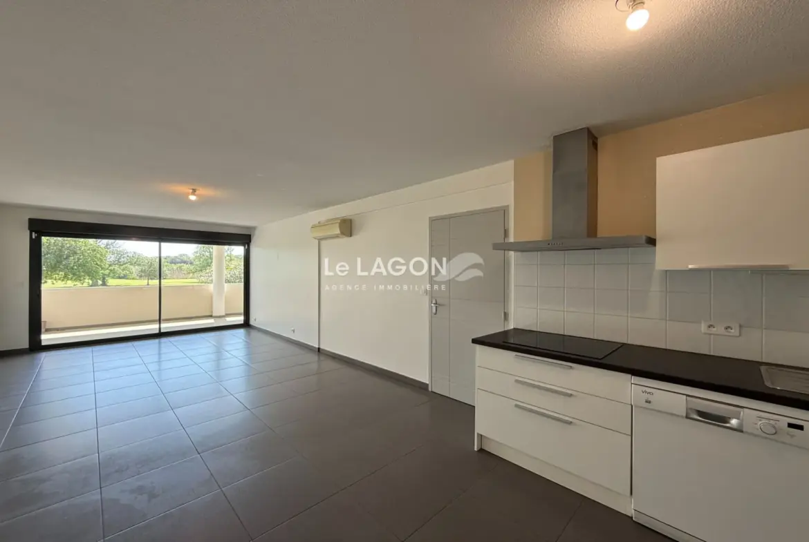 Appartement 2 chambres avec loggia et piscine au Golf International à Saint-Cyprien 