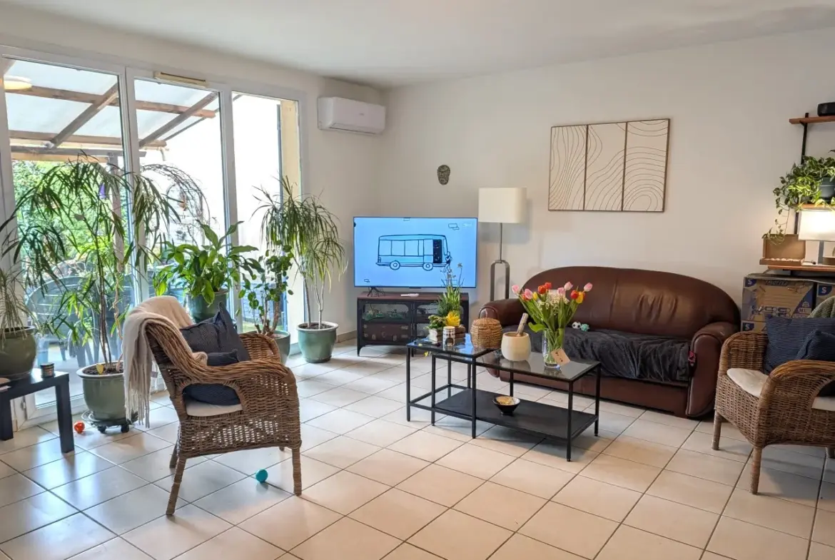 Maison à vendre à Morières avec 3 chambres, garage et jardin - Prête à habiter 
