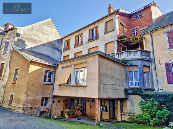 Immeuble de caractère à Cassagnes Begonhes avec potentiel d'aménagement et rénovation
