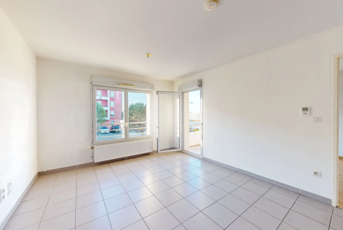 Appartement T2 à Cornebarrieu avec terrasse, parking et cave, vendu libre 