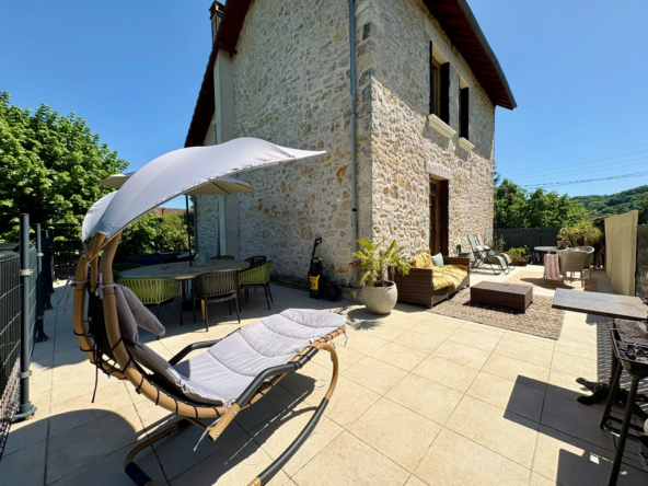 Maison en pierre de 200 m² en centre-ville de Terrasson Lavilledieu à vendre