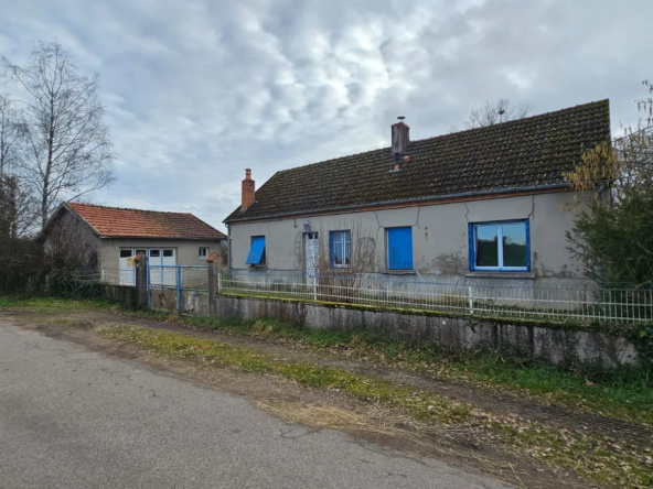 Maison de caractère à Vieure avec terrain de 4 020 m², proche nature