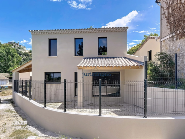 Maison neuve de 83 m² avec 3 chambres, garage et jardin à Entrechaux