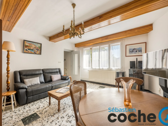 Appartement duplex indépendant avec extérieur et stationnement à Saint-Bonnet-de-Mure