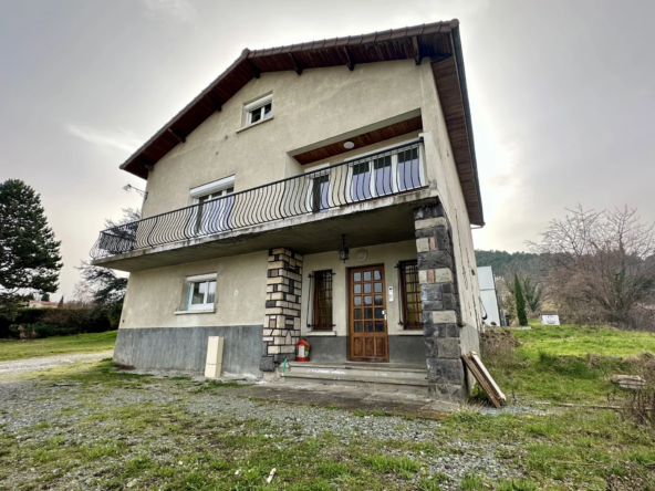 Maison avec deux appartements à Nohanent proche Clermont-Ferrand