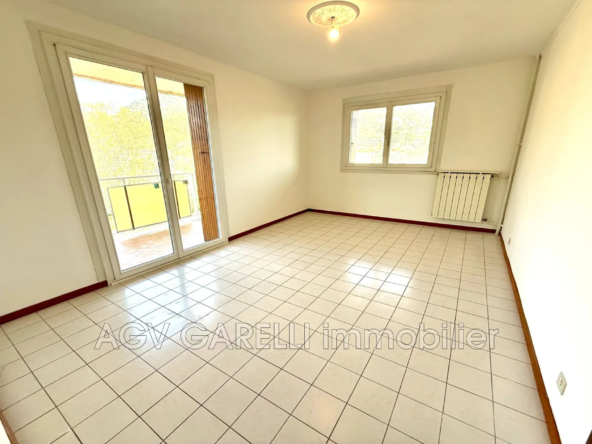 Appartement 3 pièces lumineux avec terrasse à Toulon, résidence sécurisée