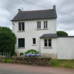 Maison à rénover de 80 m² à Corlay avec cave et garage