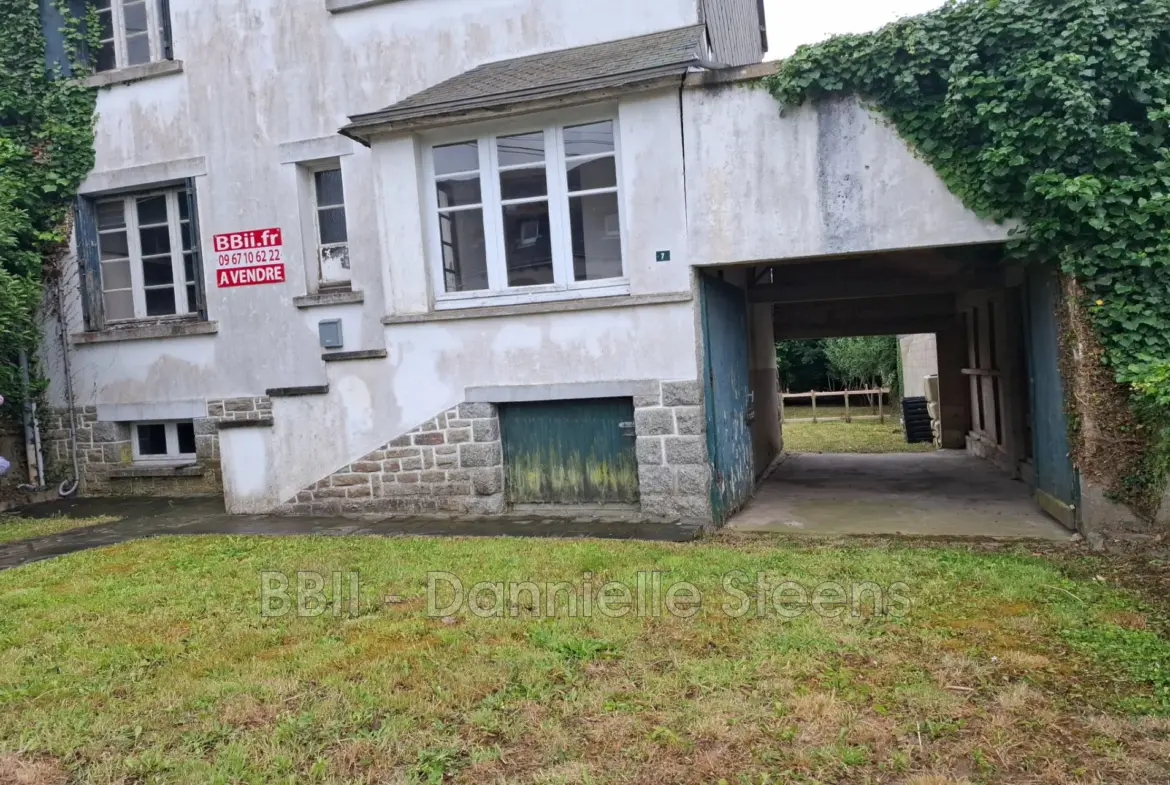 Maison à rénover de 80 m² à Corlay avec cave et garage 