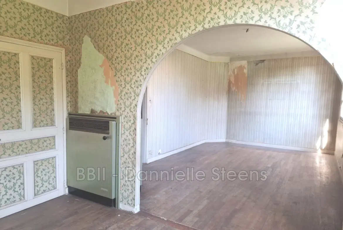 Maison à rénover de 80 m² à Corlay avec cave et garage 