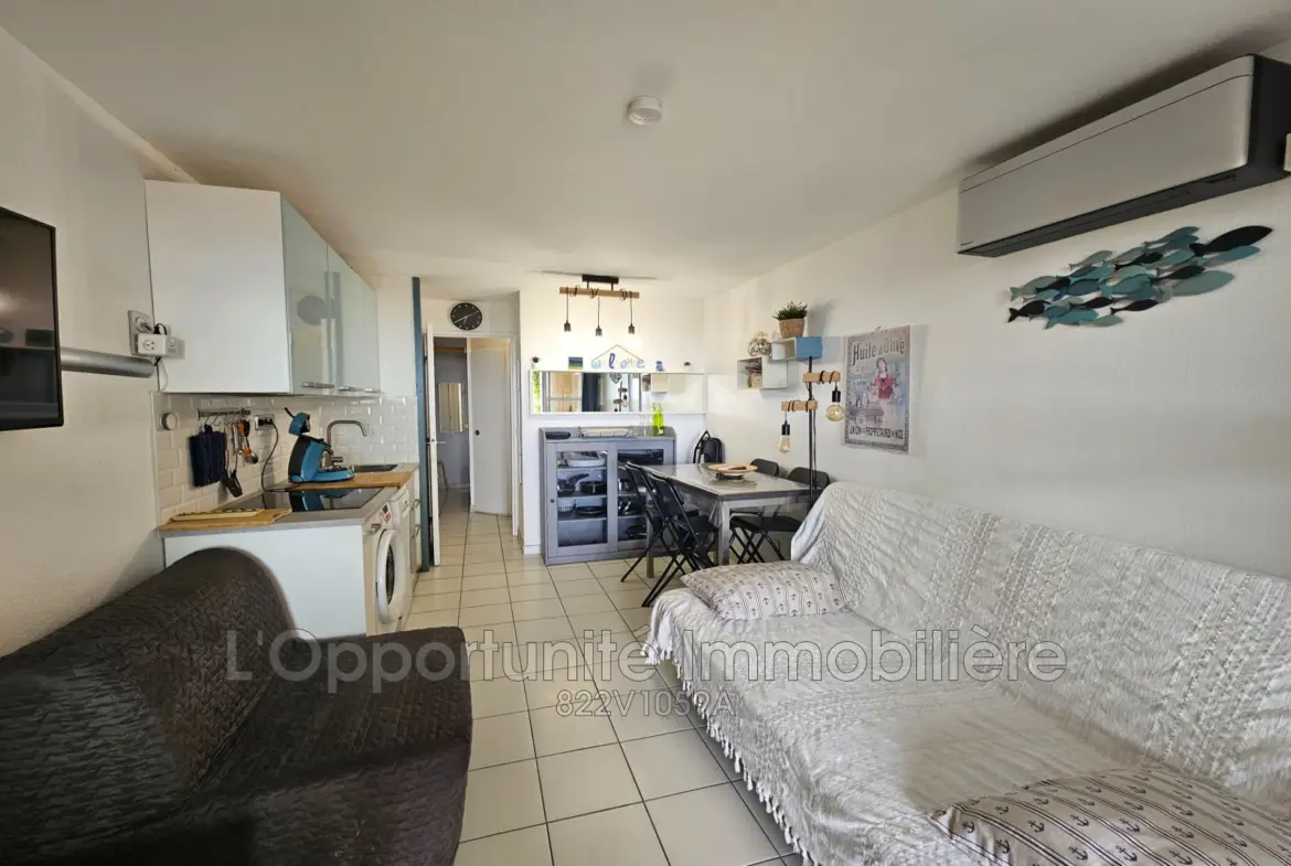 Studio climatisé à Cap Estérel, vue mer, résidence avec piscine et services 