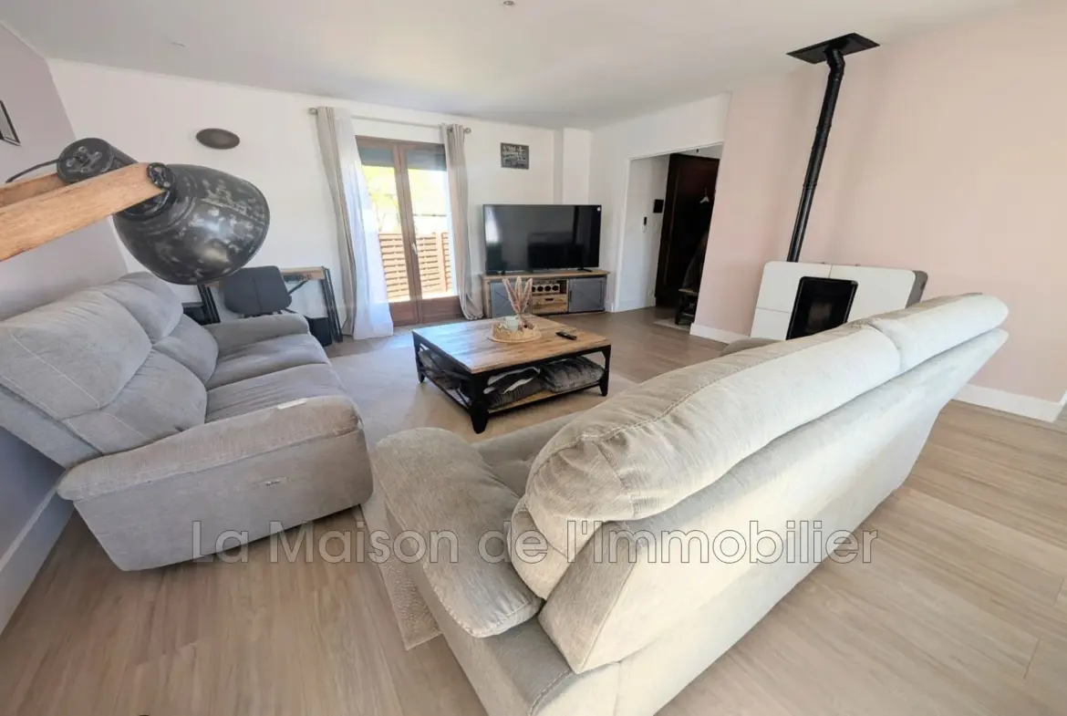 Maison rénovée avec studio à Criquebeuf-sur-Seine - Calme et confort 