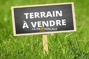 Ensemble de parcelles naturelles de 8 hectares à Jouques - Investissement ou loisirs