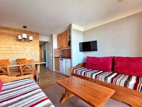 Studio à vendre à Belle Plagne avec vue montagne et accès skis aux pieds