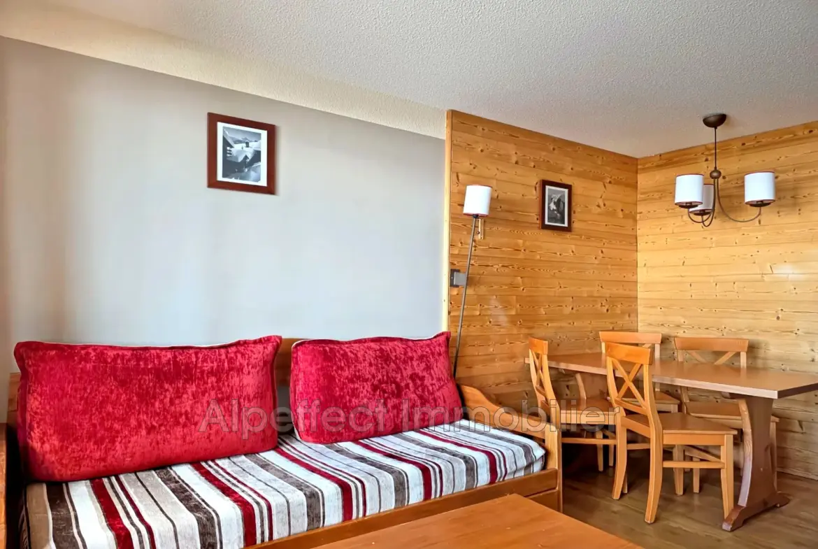 Studio à vendre à Belle Plagne avec vue montagne et accès skis aux pieds 