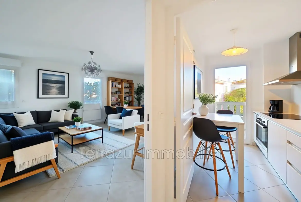 Achat appartement 3 pièces lumineux à Golfe-Juan avec terrasse et garage 