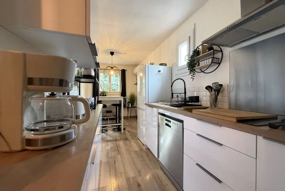 Appartement T3 rénové avec double terrasses et garage à Amélie-les-Bains 