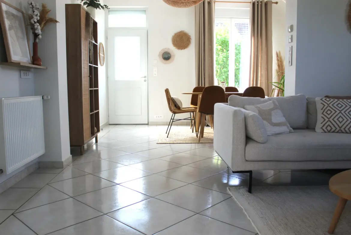 Belle maison avec piscine et jardin à Nevers, proche du centre-ville 