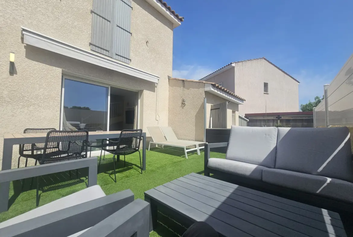 Villa récente avec piscine et parking au Cailar - 89,52 m² 