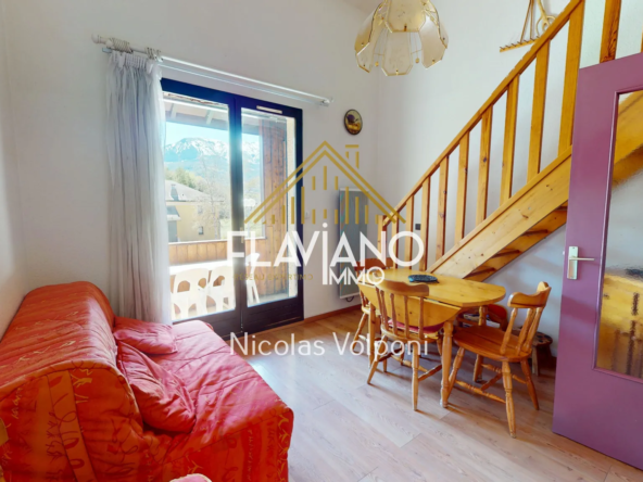 Appartements en duplex de 31 m² à Jausiers avec balcon exposé sud