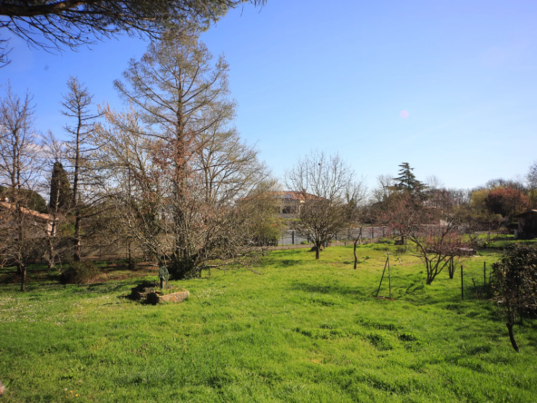 Terrain constructible de 1149 m² à Muret, quartier Lacombe Carmel